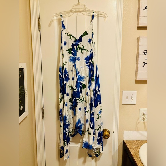 Floral Blue and White Women's Dress - Picture 2 of 3
